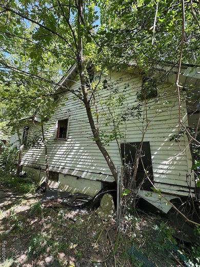 3149 Whittier Ave, Flint, MI 48506 - photo 4