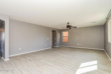 005-photo-living-room-14050981