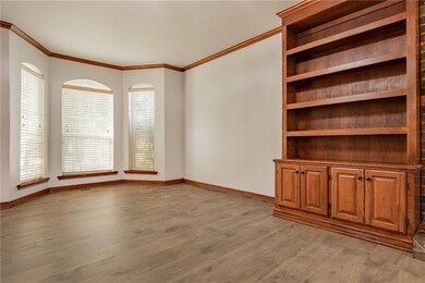 1605 SE 4th St, Moore, OK 73160 - photo 3