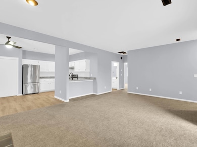 W241N2573 E Parkway Meadow Cir unit 3, Pewaukee, WI 53072 - photo 4