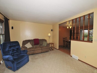 225 Lincoln St, Brooklyn, WI 53521 - photo 5