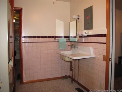 202 E Scott St, Tuscola, IL 61953 - photo 6