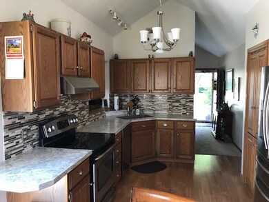 830 E 18th St N, Newton, IA 50208 - photo 5