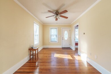 127 Webber St, Springfield, MA 01108 - photo 2