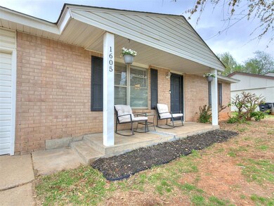 1605 NE 5th St, Moore, OK 73160 - photo 4