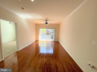 12954 Centre Park Cir unit 203, Herndon, VA 20171 - photo 2