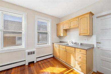 85 Marchant St unit 2, Newport, RI 02840 - photo 4