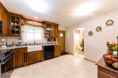 4406 Sycamore Ln, Rolling Meadows, IL 60008 - photo 7