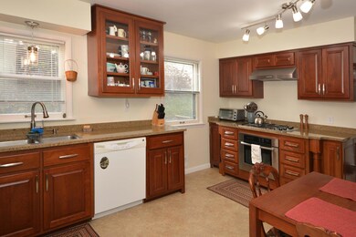 2431 Hillsdale Ave, Kalamazoo, MI 49006 - photo 5