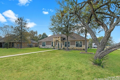 1310 Hunters Ct, Seguin, TX 78155 - photo 6