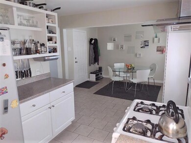 KITCHEN INTO DINING/SIDE DOOR