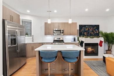 unlisted-address, Chicago, IL 60613 - photo 7