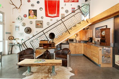 35WidgetSt_HiRes003