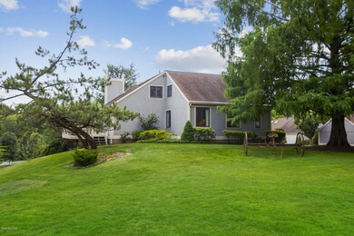 104 W Lyon Farm Dr, Greenwich, CT 06831 - photo 6