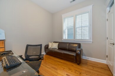 2712 N Wayne Ave unit 3, Chicago, IL 60614 - photo 4