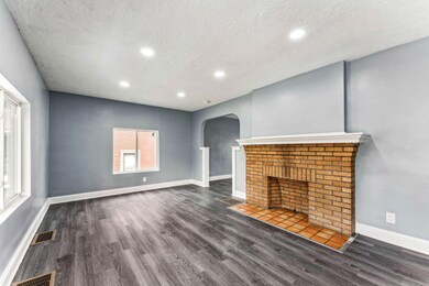 10-web-or-mls-1350-e-21st-ave