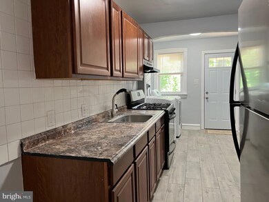 4104 Vernon Rd unit 1ST FLOOR, Drexel Hill, PA 19026 - photo 4