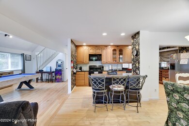 3213 Carlisle Ct, Bushkill, PA 18324 - photo 2