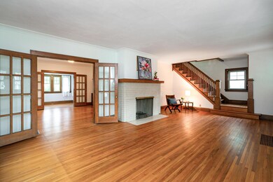 107 E Dunedin Rd, Columbus, OH 43214 - photo 3