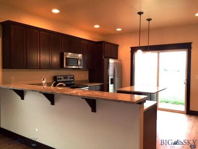 Nice open kitchen with breakfast bar