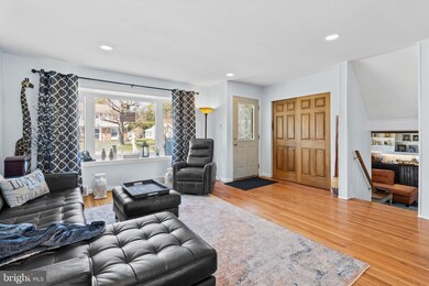 125 Louise Dr, Morrisville, PA 19067 - photo 7