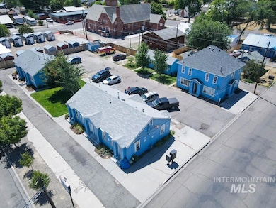 124 NW 4th Ave, Ontario, OR 97914 - photo 4