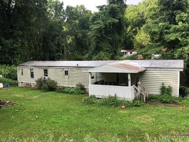 28 Massey Rd, Hendersonville, NC 28792 - photo 2