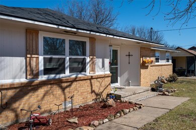 1705 E Peyton St, Sherman, TX 75090 - photo 4