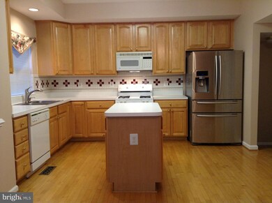 13101 Apine Dr unit 101, Germantown, MD 20874 - photo 6