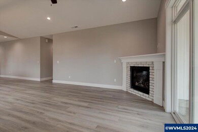 986 Sassafras St, Independence, OR 97351 - photo 4