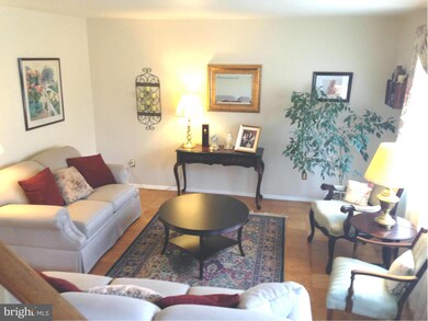 13203 Parkland Dr, Rockville, MD 20853 - photo 2