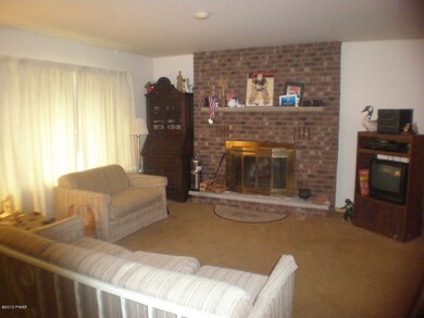 170 Greenview Ct, Hamlin, PA 18427 - photo 2