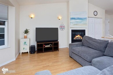04-Living Room_DMD_4454