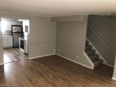 1567 Lee Terrace Dr unit E9, Wickliffe, OH 44092 - photo 3