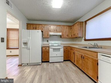 23386 Black Oak Ct, California, MD 20619 - photo 2