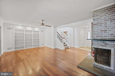 301 Snowball Dr, Levittown, PA 19056 - photo 5