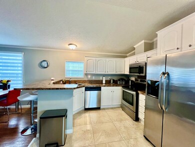 309 Hibiscus Dr, Deerfield Beach, FL 33442 - photo 4