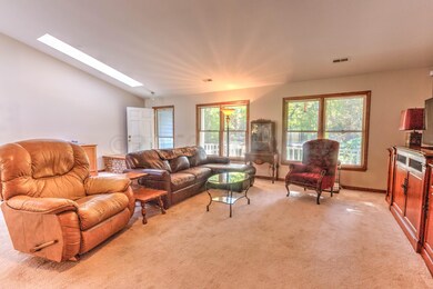1527 Field View Road