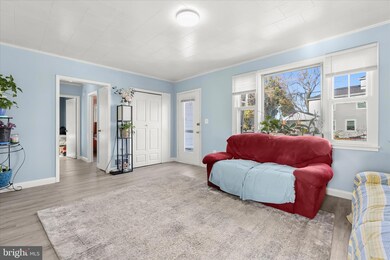 2813 Oak Grove Ave, Halethorpe, MD 21227 - photo 4