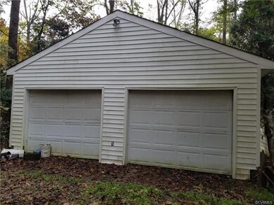 2+ Car Detached Garage