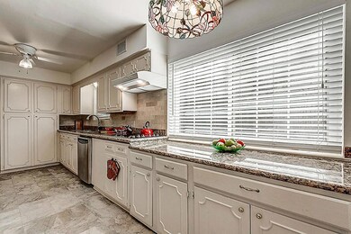 13502 Westport Ln, Houston, TX 77079 - photo 5