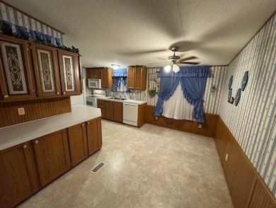 1937 Wolverine Dr, Evansville, IN 47720 - photo 2