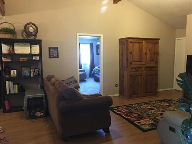 806 Shady Grove Dr, Granbury, TX 76049 - photo 3