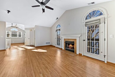 908 Prospect Ct unit 2202, Naperville, IL 60540 - photo 2