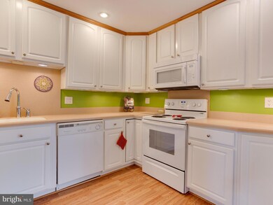 1494 Lowell Ct, Crofton, MD 21114 - photo 7