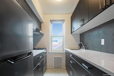 Weskora Owners' Corporation unit 4C, White Plains, NY 10601 - photo 4