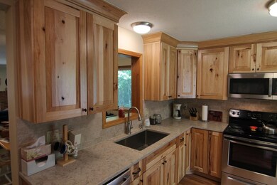 75 Manor Dr unit 5, Lincoln, NH 03251 - photo 2