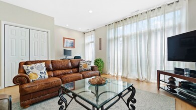 1112 W Fry St unit B, Chicago, IL 60642 - photo 3