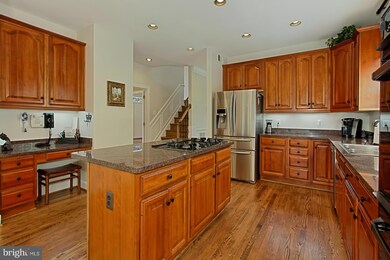 7925 Hollington Place, Fairfax Station, VA 22039 - photo 7