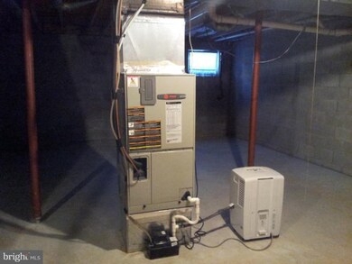 248 Lily Ct, Hagerstown, MD 21740 - photo 3